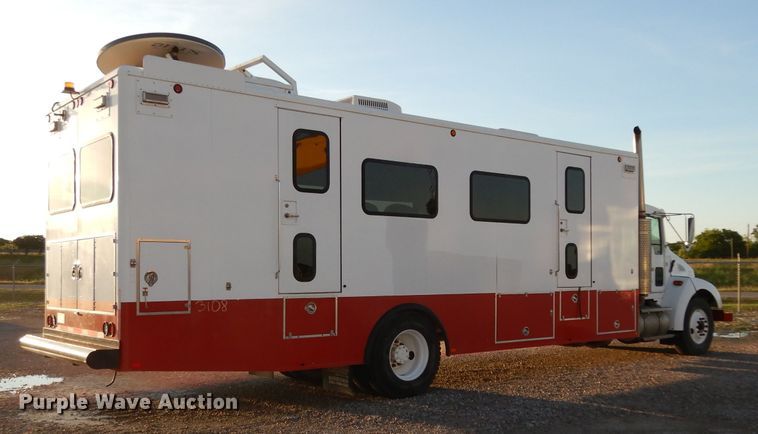 image for item DG6823 2006 Kenworth T300  command center truck