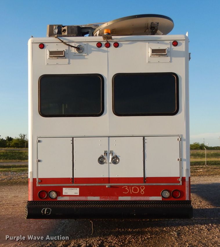 image for item DG6823 2006 Kenworth T300  command center truck