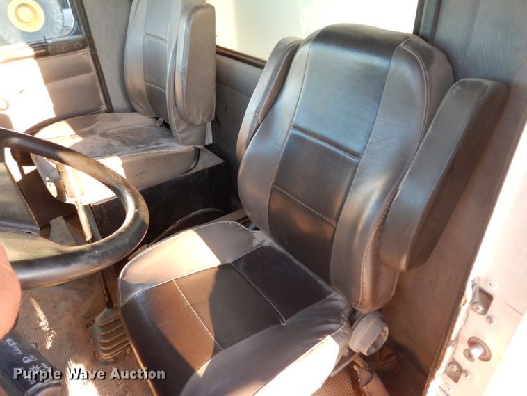 image for item DG6823 2006 Kenworth T300  command center truck