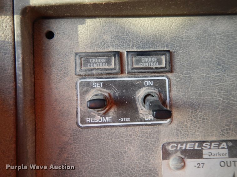 image for item DG6823 2006 Kenworth T300  command center truck