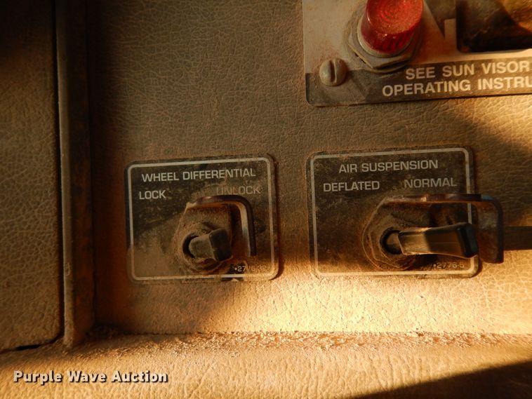 image for item DG6823 2006 Kenworth T300  command center truck