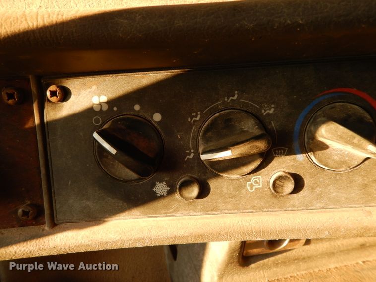 image for item DG6823 2006 Kenworth T300  command center truck