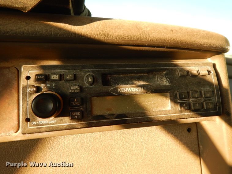 image for item DG6823 2006 Kenworth T300  command center truck