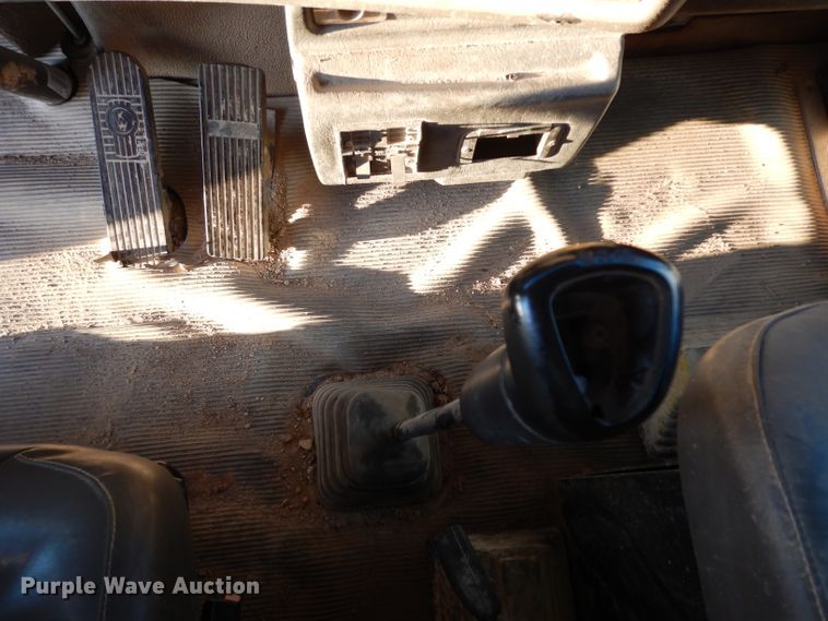 image for item DG6823 2006 Kenworth T300  command center truck