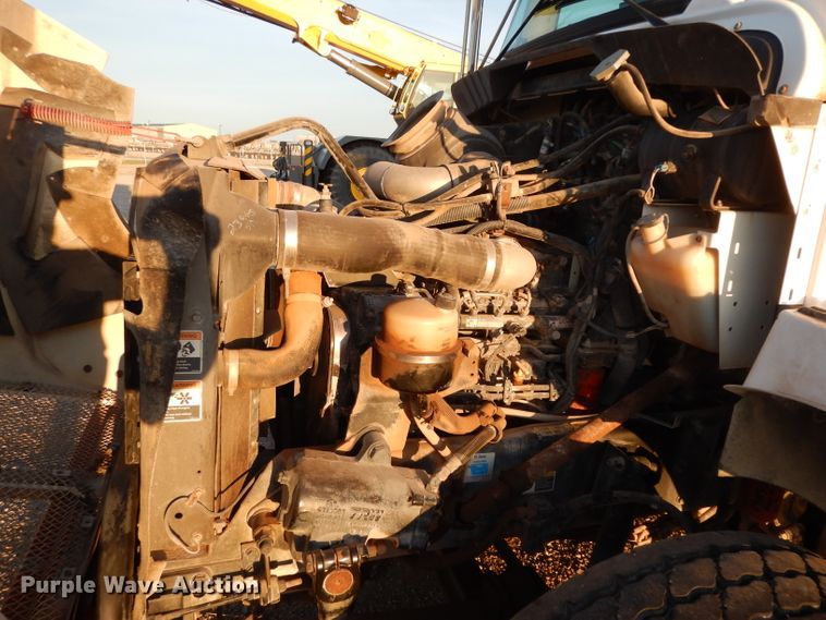 image for item DG6823 2006 Kenworth T300  command center truck