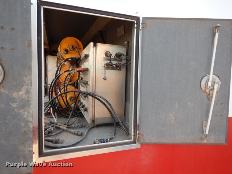 image for item DG6823 2006 Kenworth T300  command center truck