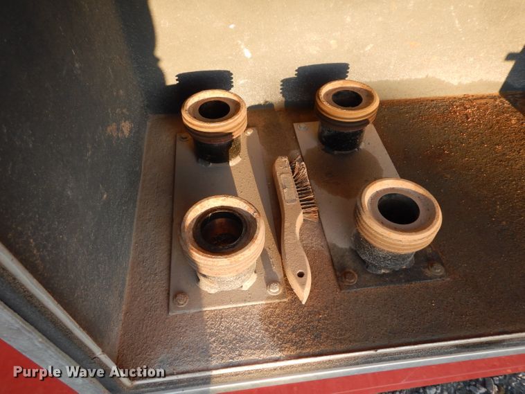 image for item DG6823 2006 Kenworth T300  command center truck