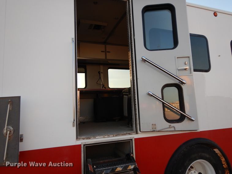 image for item DG6823 2006 Kenworth T300  command center truck