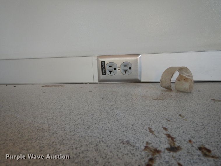 image for item DG6823 2006 Kenworth T300  command center truck