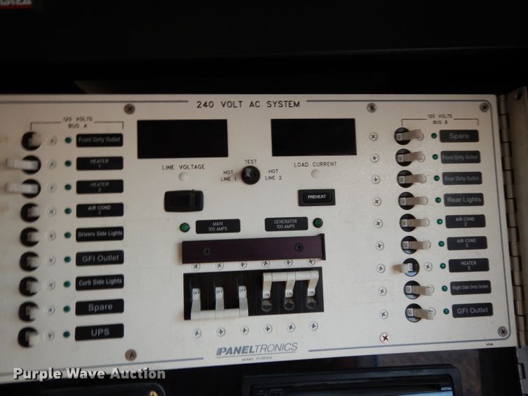 image for item DG6823 2006 Kenworth T300  command center truck