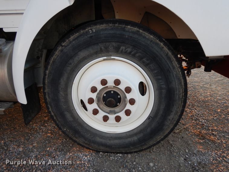 image for item DG6823 2006 Kenworth T300  command center truck