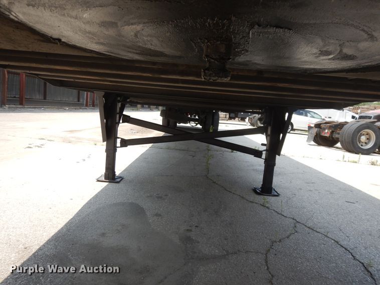 image for item DG7956 2006 Utility dry van trailer