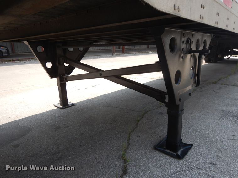 image for item DG7956 2006 Utility dry van trailer