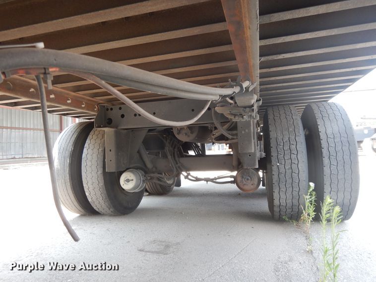 image for item DG7956 2006 Utility dry van trailer