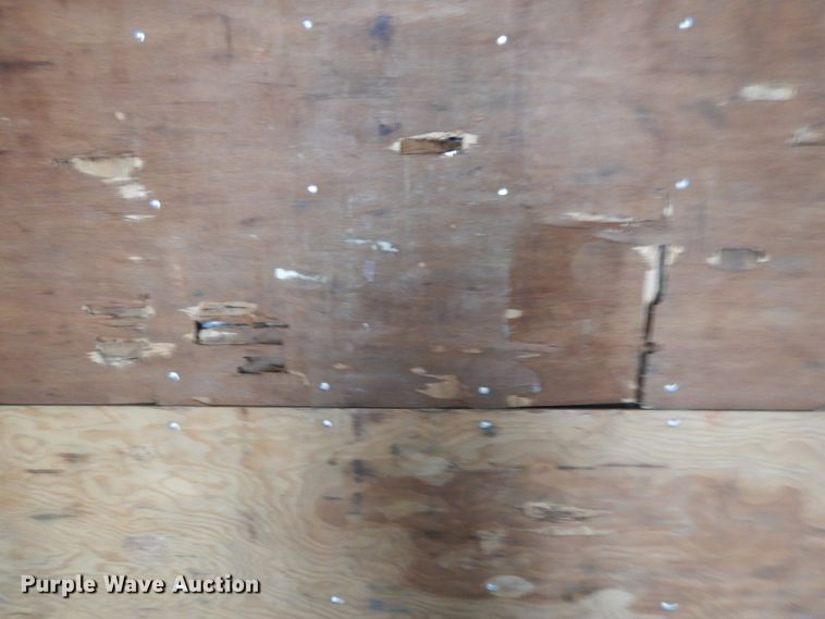 image for item DG7956 2006 Utility dry van trailer