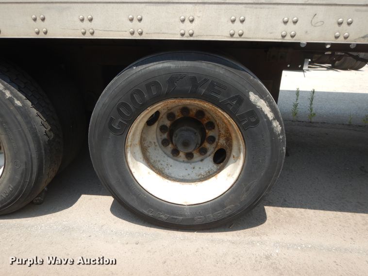 image for item DG7956 2006 Utility dry van trailer