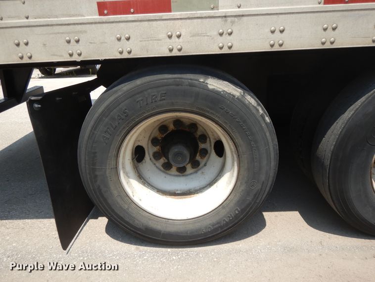 image for item DG7956 2006 Utility dry van trailer