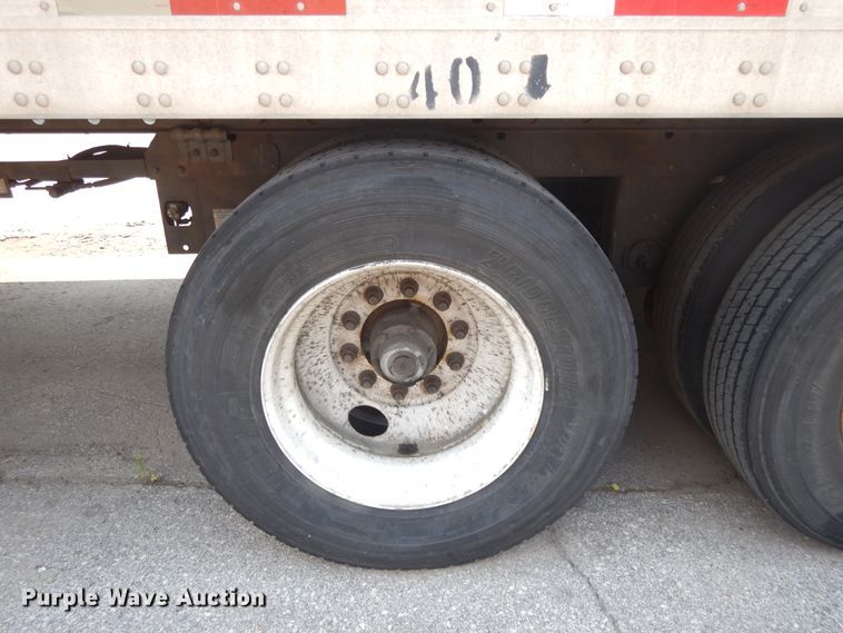 image for item DG7956 2006 Utility dry van trailer