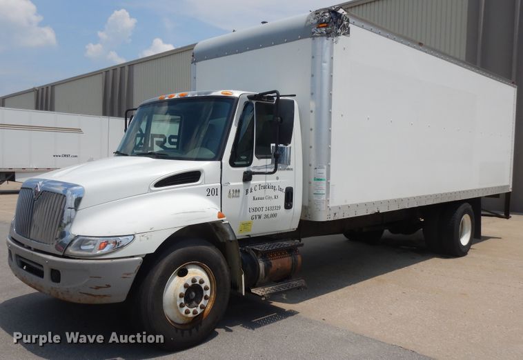 image for item DG7957 2005 International 4300  box truck