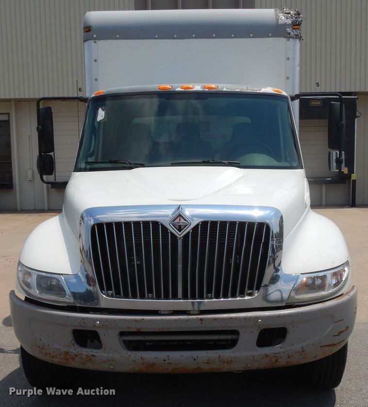image for item DG7957 2005 International 4300  box truck