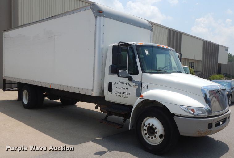 image for item DG7957 2005 International 4300  box truck
