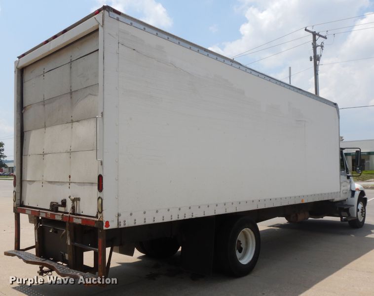 image for item DG7957 2005 International 4300  box truck