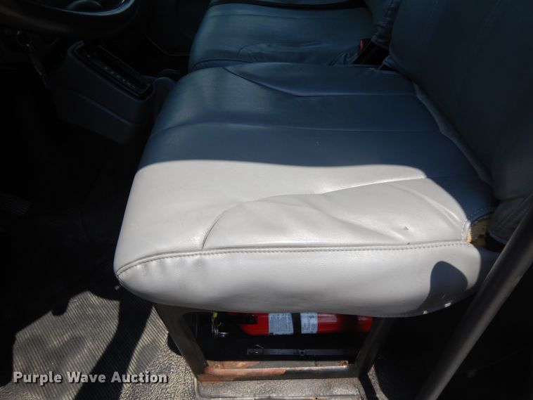 image for item DG7957 2005 International 4300  box truck