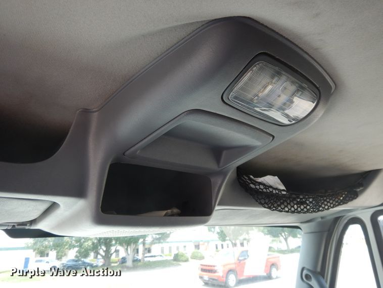 image for item DG7957 2005 International 4300  box truck