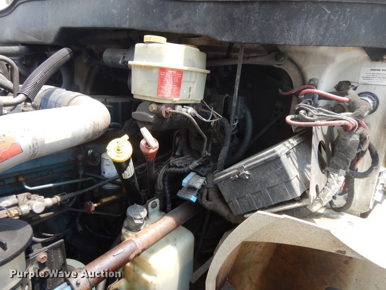 image for item DG7957 2005 International 4300  box truck