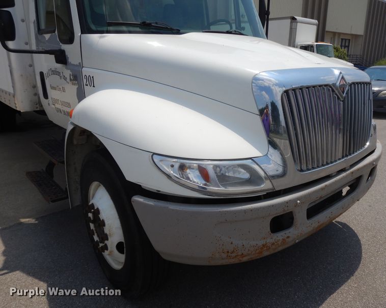 image for item DG7957 2005 International 4300  box truck