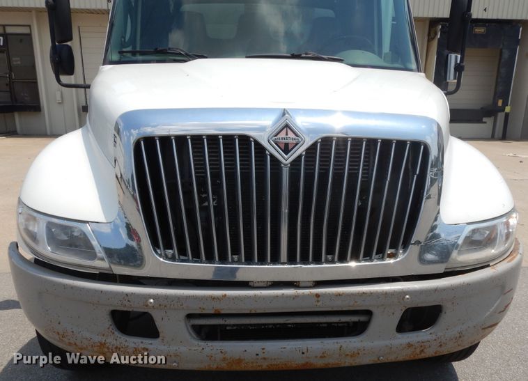 image for item DG7957 2005 International 4300  box truck