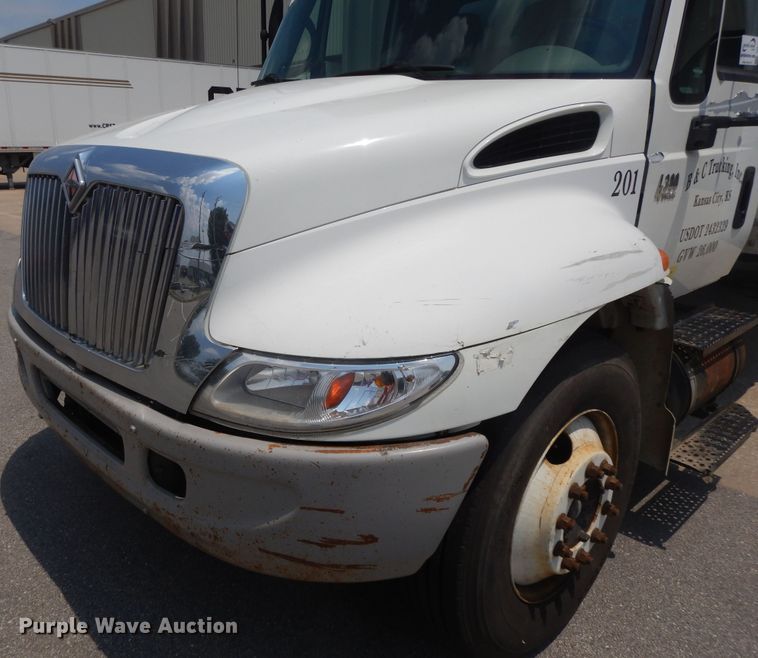 image for item DG7957 2005 International 4300  box truck