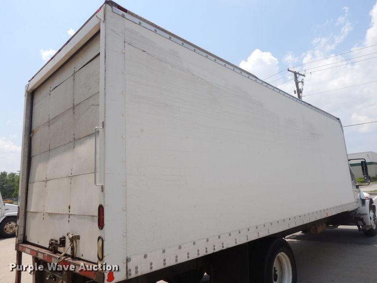 image for item DG7957 2005 International 4300  box truck