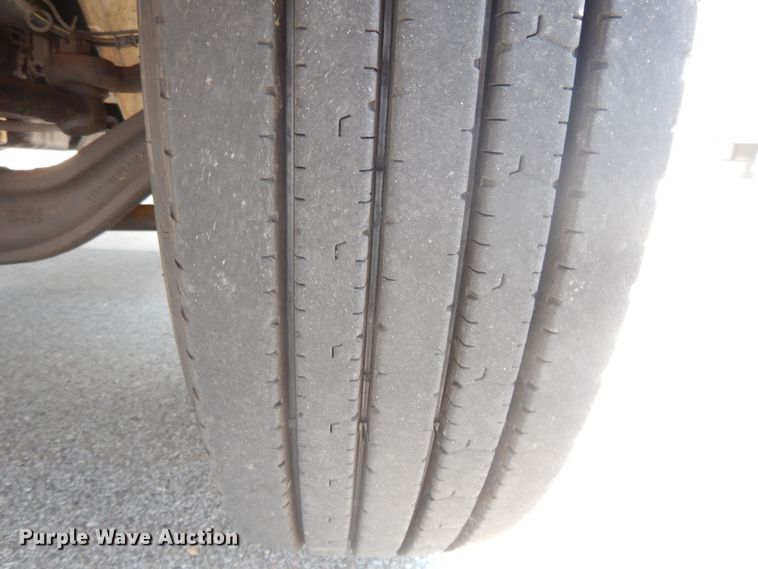 image for item DG7957 2005 International 4300  box truck