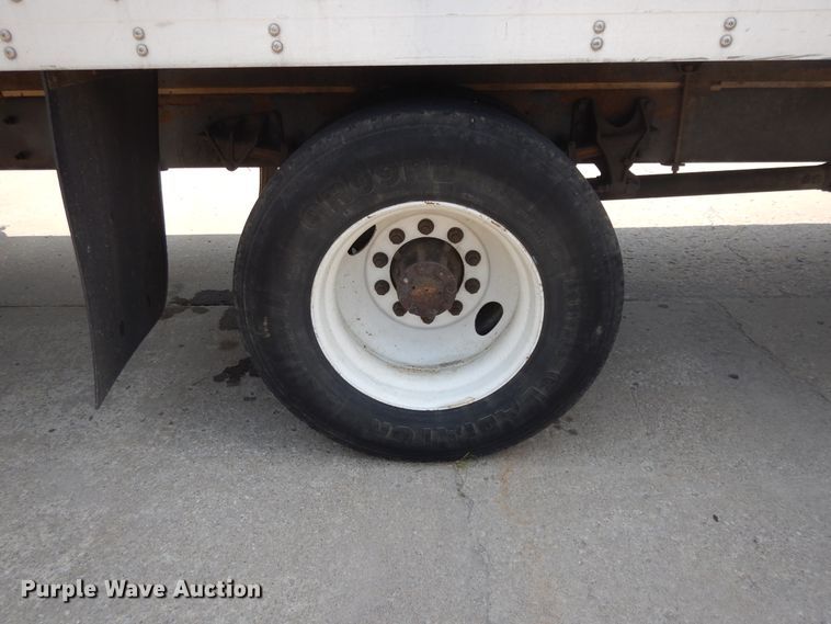 image for item DG7957 2005 International 4300  box truck