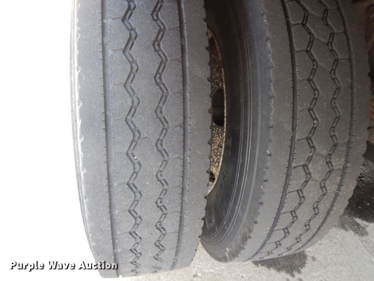 image for item DG7957 2005 International 4300  box truck