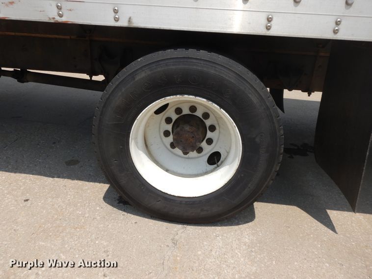 image for item DG7957 2005 International 4300  box truck