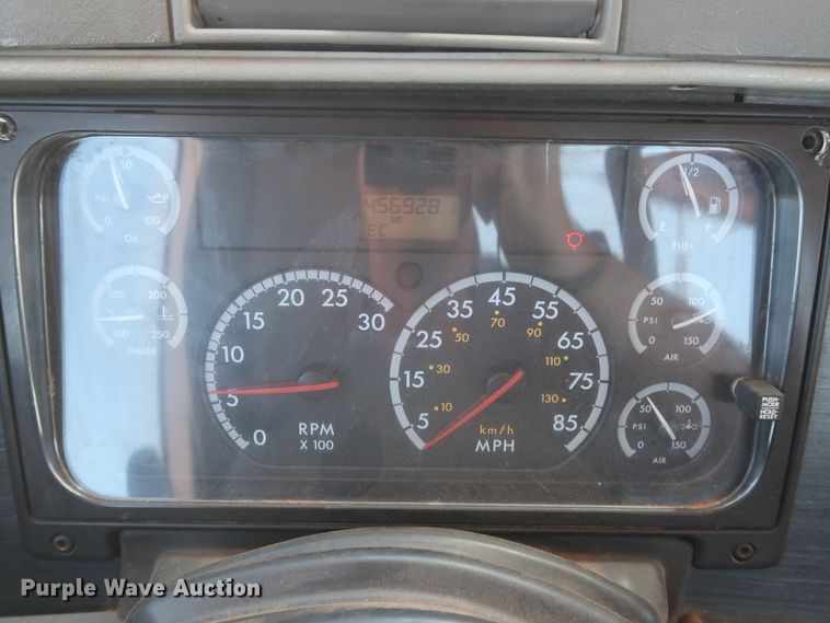 image for item DH0928 2005 Freightliner Columbia  semi truck