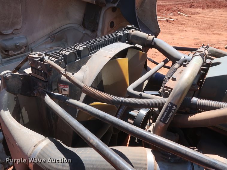 image for item DH0928 2005 Freightliner Columbia  semi truck