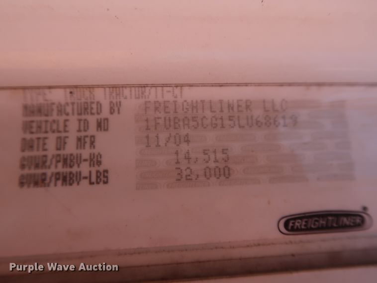 image for item DH0928 2005 Freightliner Columbia  semi truck