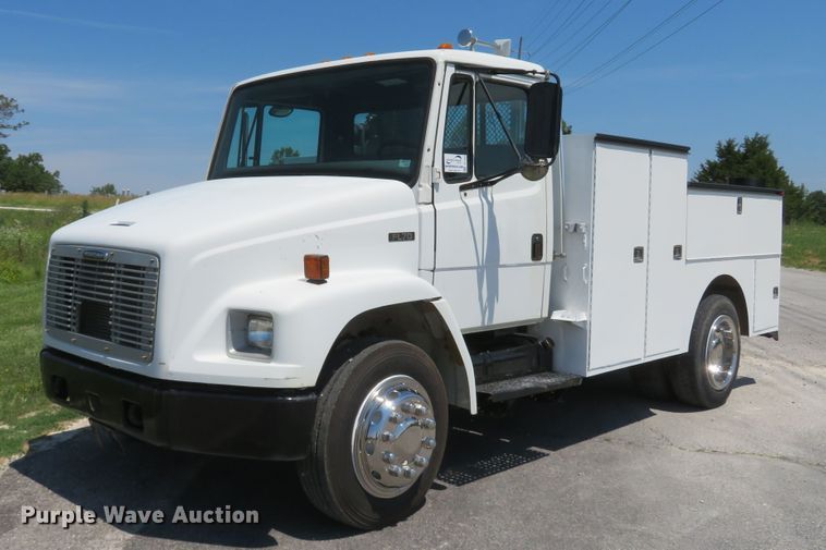 image for item DH1053 2004 Freightliner FL70  utility truck
