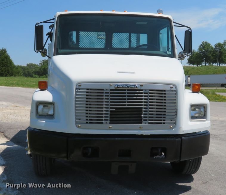 image for item DH1053 2004 Freightliner FL70  utility truck
