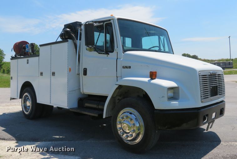 image for item DH1053 2004 Freightliner FL70  utility truck