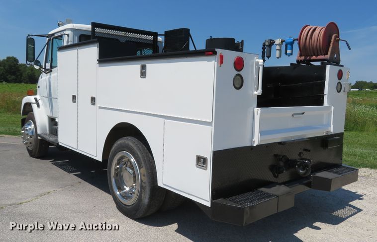 image for item DH1053 2004 Freightliner FL70  utility truck