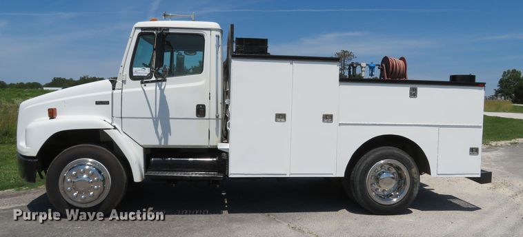 image for item DH1053 2004 Freightliner FL70  utility truck