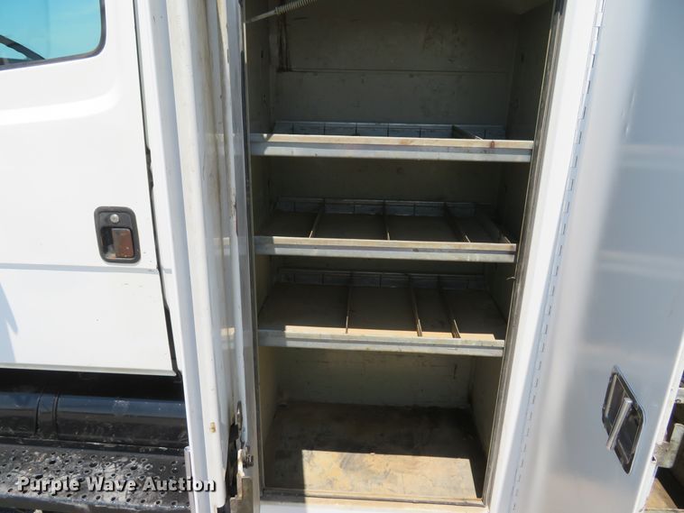 image for item DH1053 2004 Freightliner FL70  utility truck