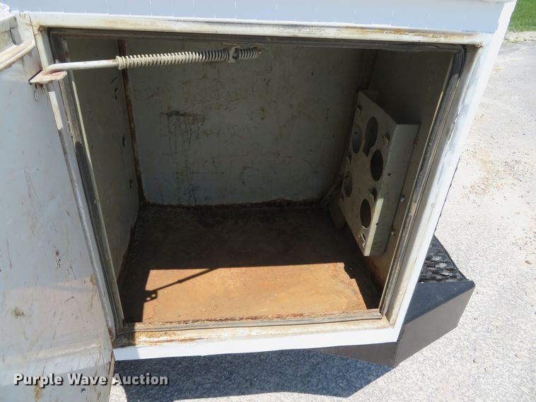 image for item DH1053 2004 Freightliner FL70  utility truck