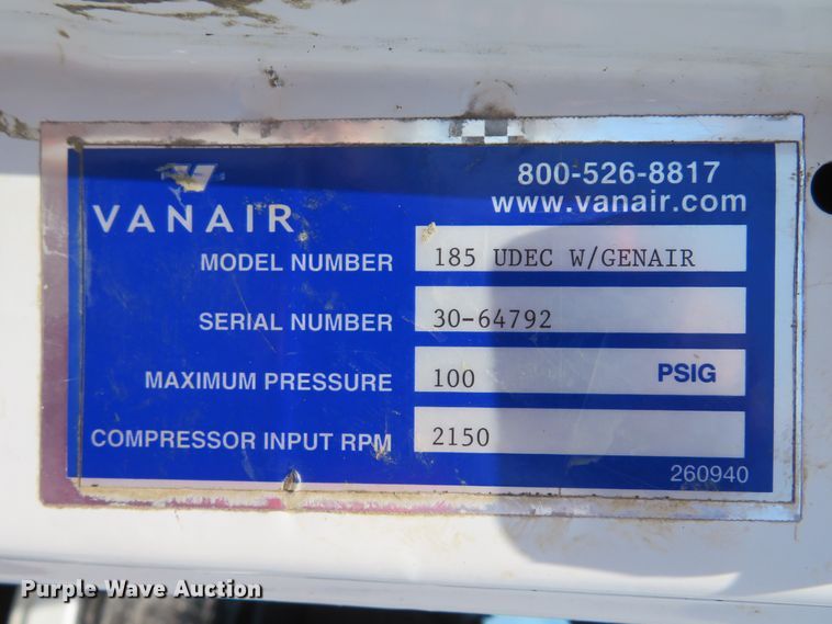 image for item DH1053 2004 Freightliner FL70  utility truck