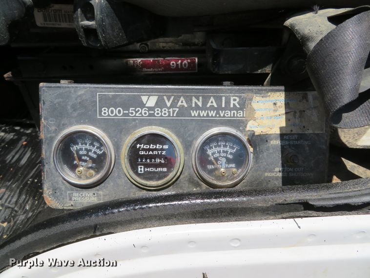 image for item DH1053 2004 Freightliner FL70  utility truck