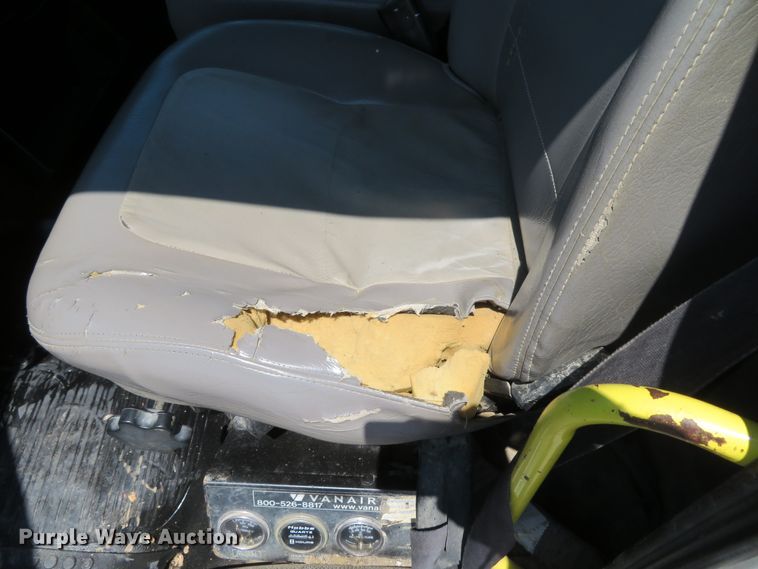 image for item DH1053 2004 Freightliner FL70  utility truck